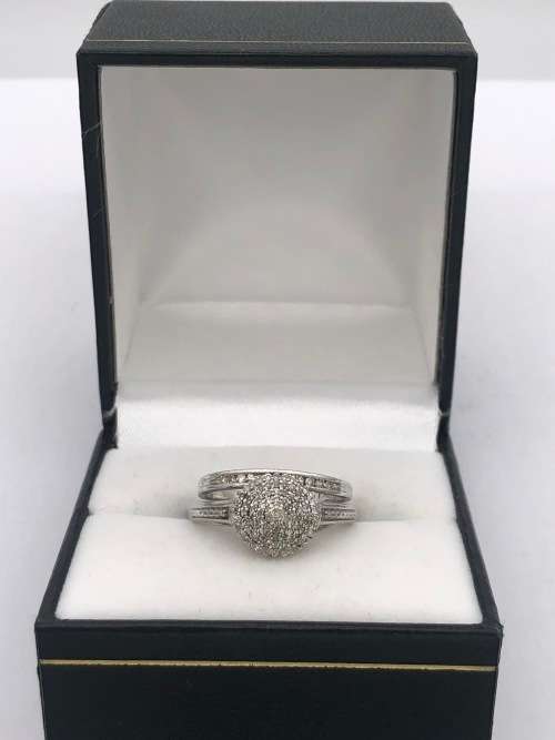 *!DUAL BAND ETERNITY & CLUSTER DIAMOND RING!* (RETAIL 15000)* R1 BIDS