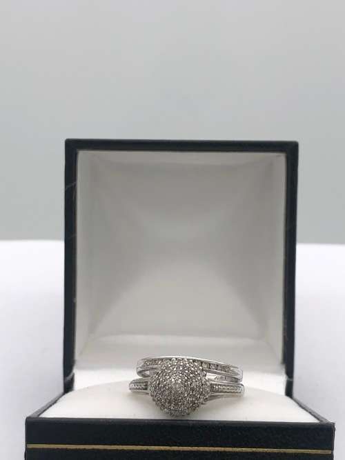 *!DUAL BAND ETERNITY & CLUSTER DIAMOND RING!* (RETAIL 15000)* R1 BIDS