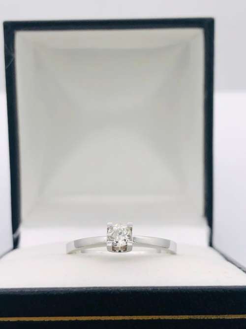 *0.30CT VS H DIAMOND RING* WHITE GOLD
