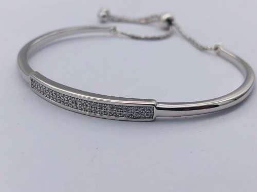 *BEAUTIFUL SILVER & CUBICS LADIES BAND* R1 BIDS