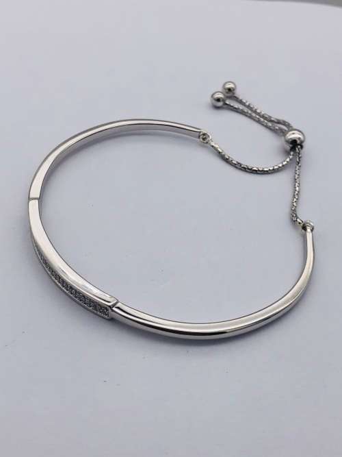 *BEAUTIFUL SILVER & CUBICS LADIES BAND* R1 BIDS