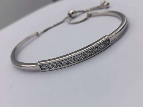 *BEAUTIFUL SILVER & CUBICS LADIES BAND* R1 BIDS
