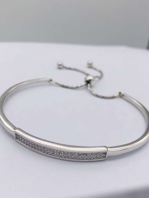*BEAUTIFUL SILVER & CUBICS LADIES BAND* R1 BIDS