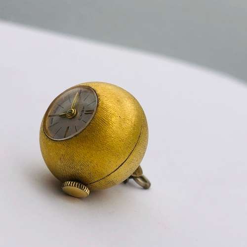 *HENO MANUAL WIND PENDANT WATCH* R1 BIDS