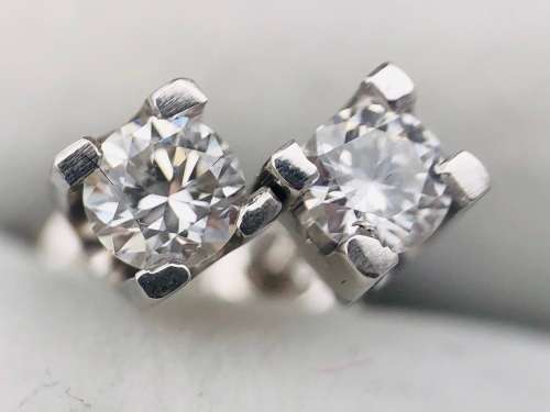 *0.75CT WHITE GOLD RING & EARRING SET* R1 BIDS