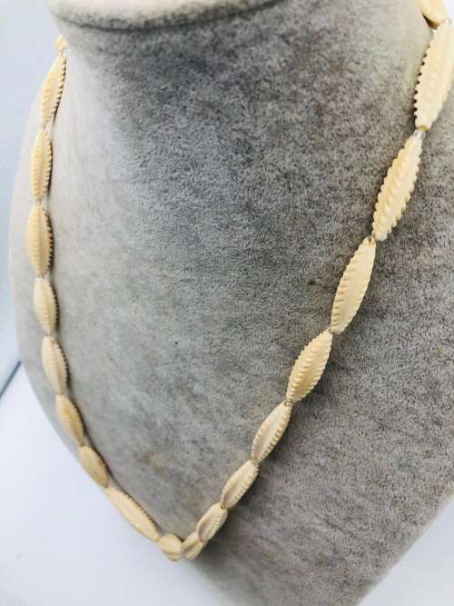 *NATURAL VINTAGE IVORY NECKLACE* R1 BIDS