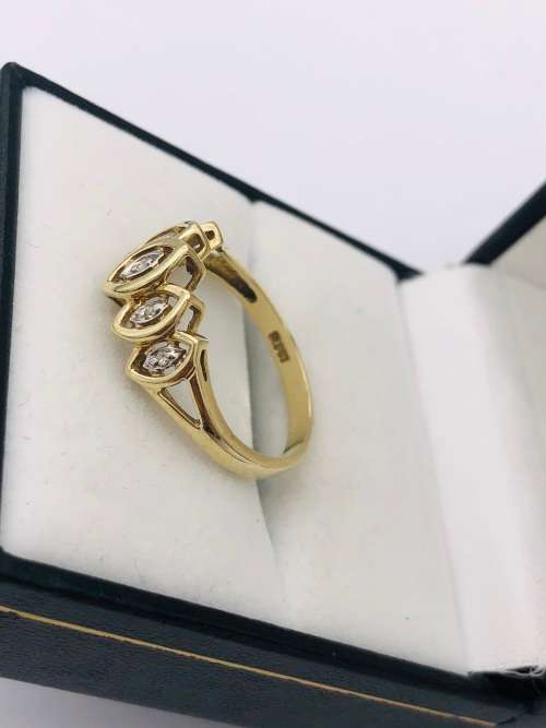 *SOLID GOLD DIAMOND CLUSTER RING* R1 BIDS
