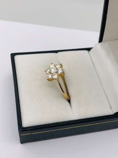 *1.15CT VS DIAMOND CLUSTER RING* H-J COLOR