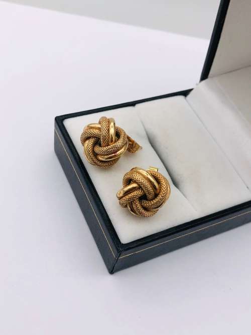 *SOLID GOLD SCROLL EARRINGS* R1 BIDS!