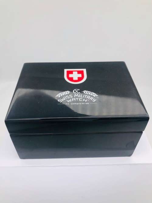 *VICTORINOX PILOTS WATCH WATCH* WITH BOX & PAPERS!