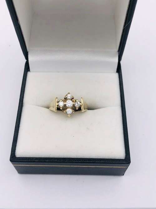 *SOLID GOLD STARBUST RING* R1 BIDS