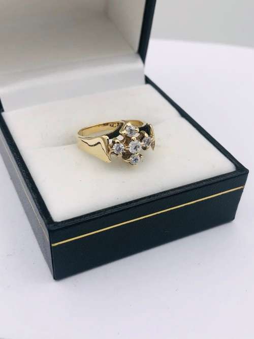 *SOLID GOLD STARBUST RING* R1 BIDS