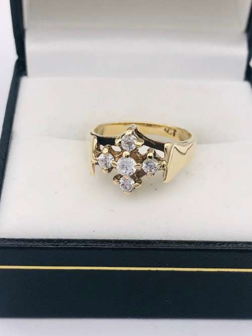 *SOLID GOLD STARBUST RING* R1 BIDS