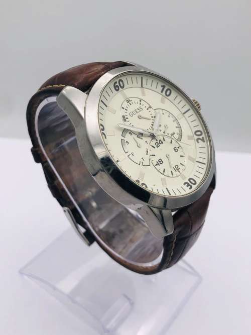 *GUESS STEEL CHRONOGRAPH* BEAUTIFUL WATCH!