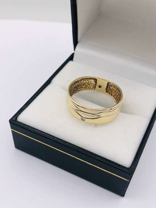 *THICK GOLD WEDDING RING* BID FROM R1