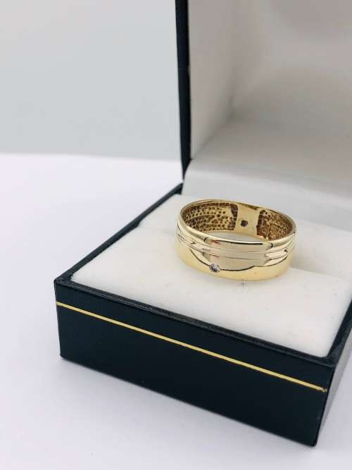 *THICK GOLD WEDDING RING* BID FROM R1