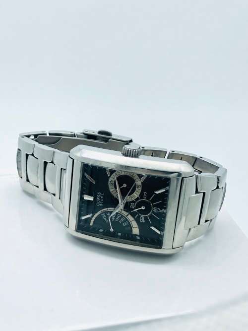 *GUESS STEEL CHRONOGRAPH* BEAUTIFUL WATCH!
