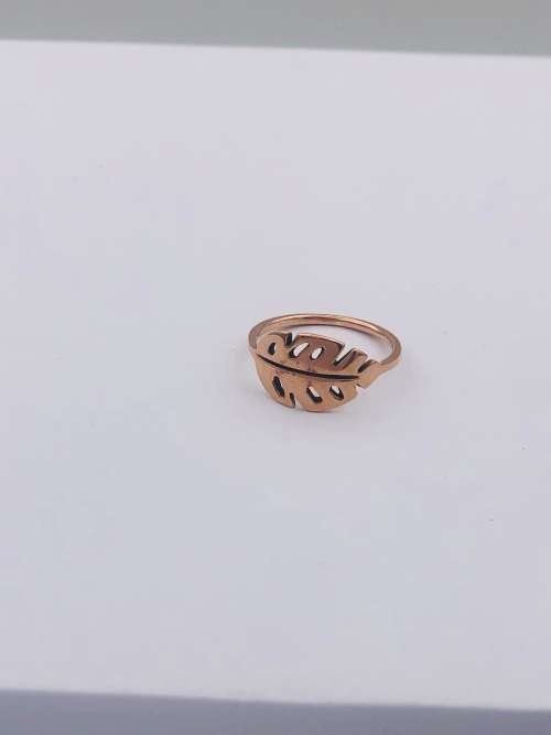 *SOLID ROSE GOLD LEAF RING*