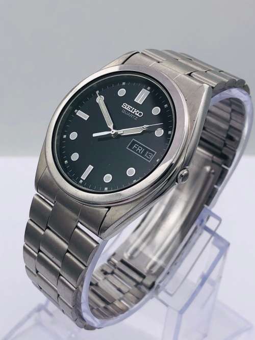 *SEIKO QUARTZ DAY-DATE MENS WATCH* R1 BIDS