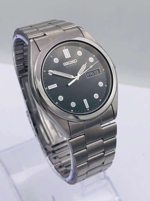 *SEIKO QUARTZ DAY-DATE MENS WATCH* R1 BIDS