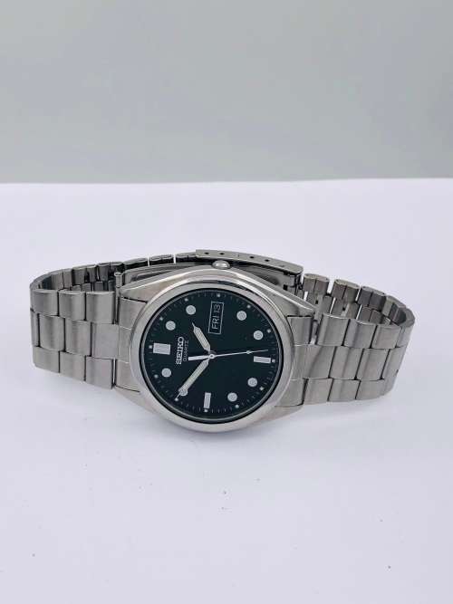 *SEIKO QUARTZ DAY-DATE MENS WATCH* R1 BIDS