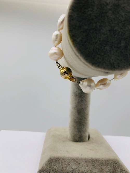 *9CT GOLD SALTWATER PEARL BRACELET* BID FROM R1!