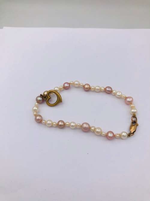 *9CT GOLD SALTWATER PEARL BRACELET* BID FROM R1!
