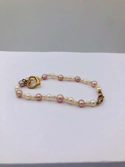 *9CT GOLD SALTWATER PEARL BRACELET* BID FROM R1!