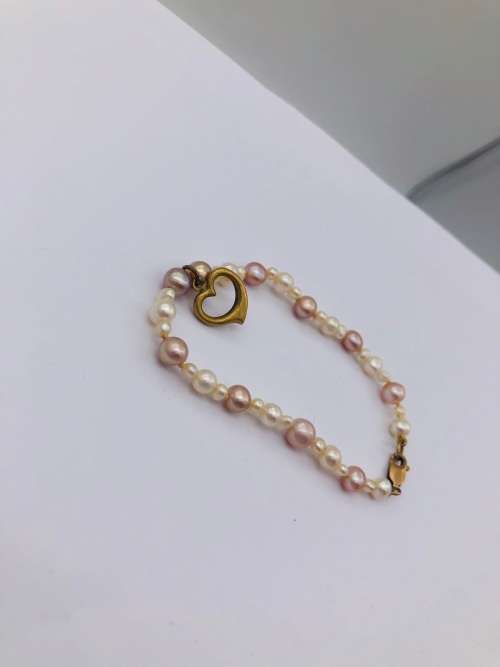 *9CT GOLD SALTWATER PEARL BRACELET* BID FROM R1!