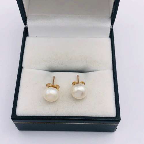 *9CT GOLD PEARL EARRINGS* R1 BIDS