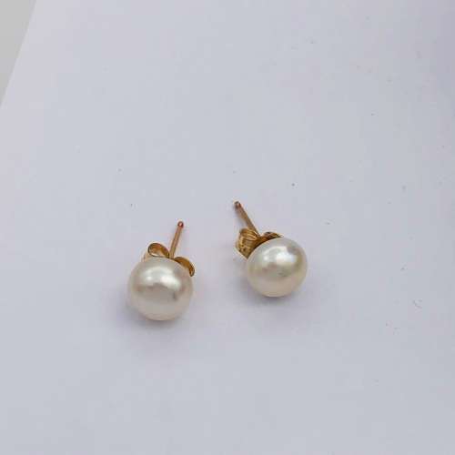 *9CT GOLD PEARL EARRINGS* R1 BIDS