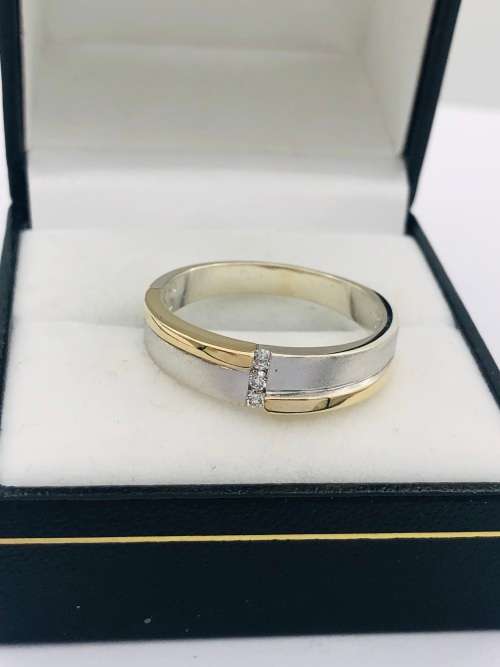 *9CT GOLD TWO TONE DIAMOND MENS RING* R1 BIDS
