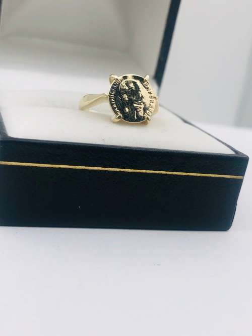 *9CT GOLD COIN RING *(RETAIL R18000)* STATEMENT PIECE