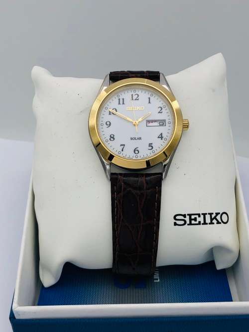*MINT SEIKO SOLAR MENS WATCH* WITH BOX & PAPERS
