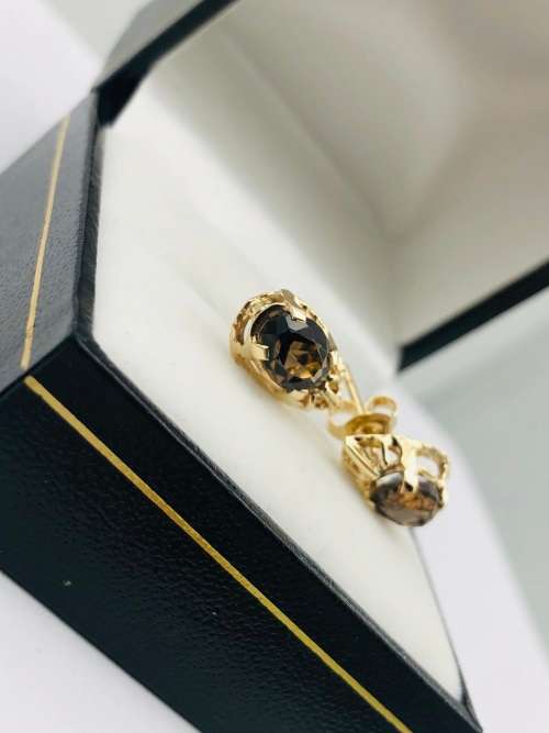 *9CT YELLOW GOLD NATURAL TOPAZ EARRINGS* R1 BIDS!