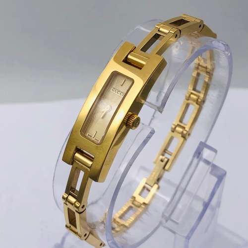 *GUCCI GOLD LADIES DRESS WATCH* NEW CONDITION!