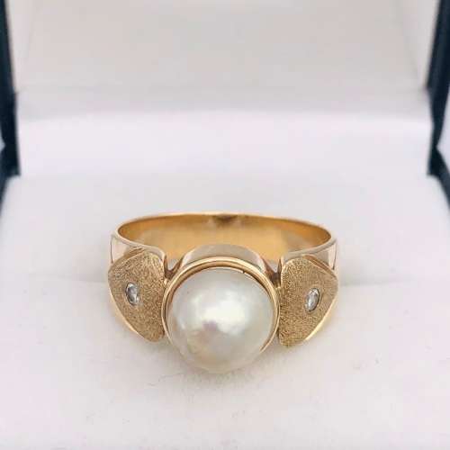 *9CT GOLD LARGE PEARL RING* R1 BIDS!