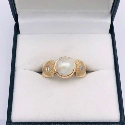 *9CT GOLD LARGE PEARL RING* R1 BIDS!