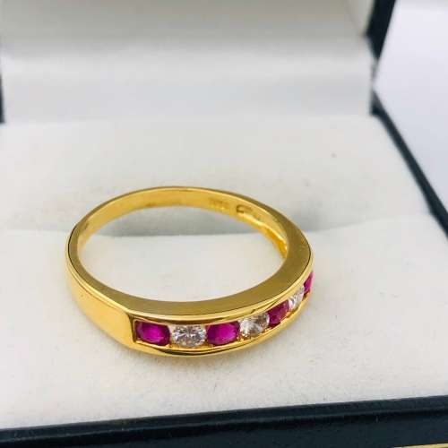 *9CT GOLD DIAMOND & RUBY RING* R1 BIDS!