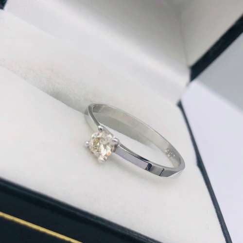 *9CT WHITE GOLD DIAMOND RING* 0.29CT DIAMOND!