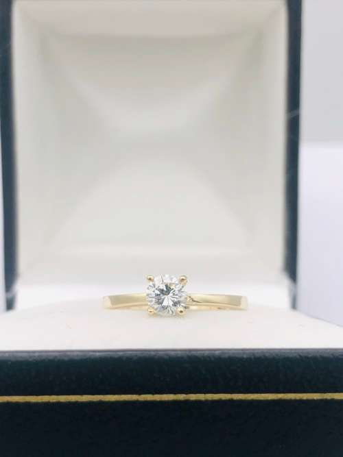 *0.49CT DIAMOND RING* 9CT GOLD!