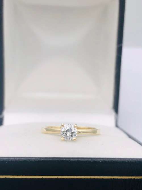 *0.49CT DIAMOND RING* 9CT GOLD!