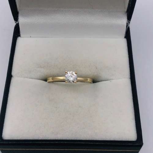 *0.49CT DIAMOND RING* 9CT GOLD!