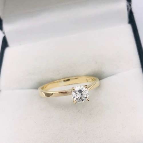 *0.49CT DIAMOND RING* 9CT GOLD!