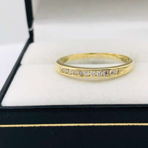 *18CT GOLD DIAMOND ETERNITY RING* 0.20CT OF DIAMONDS!