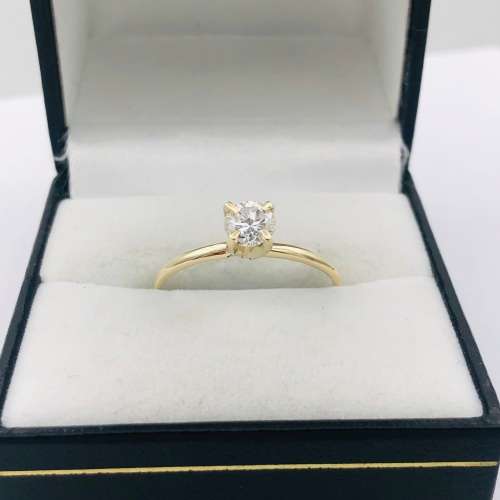 *0.52CT DIAMOND RING* BEAUTIFUL VS DIAMOND!