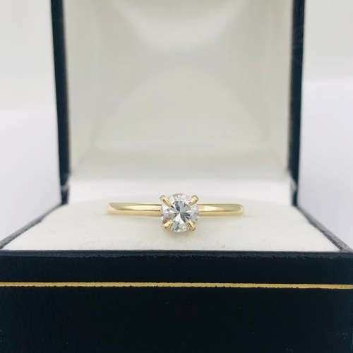 *0.52CT DIAMOND RING* BEAUTIFUL VS DIAMOND!