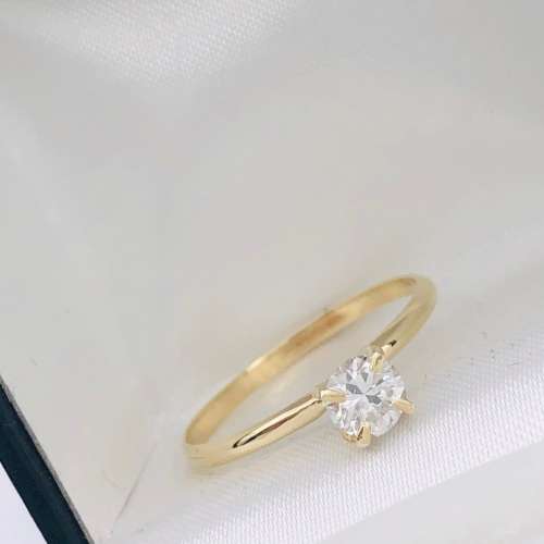 *0.52CT DIAMOND RING* BEAUTIFUL VS DIAMOND!