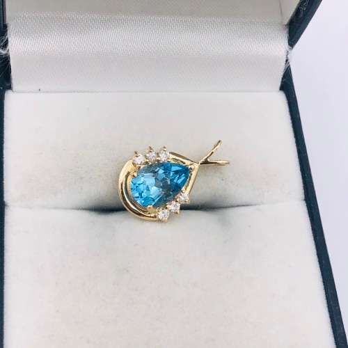 *9CT GOLD TOURMALINE PENDANT* R1 BIDS