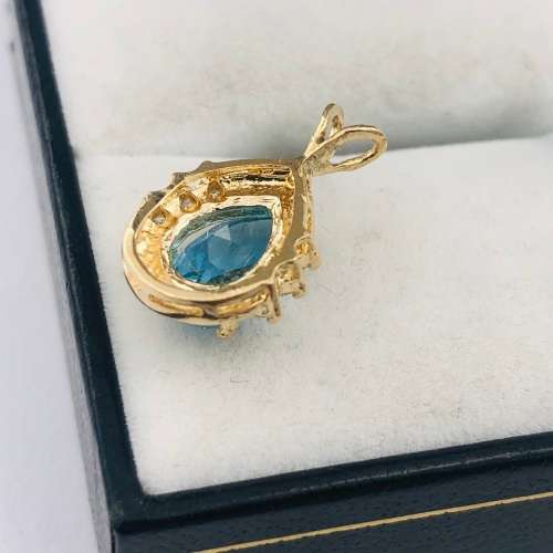 *9CT GOLD TOURMALINE PENDANT* R1 BIDS